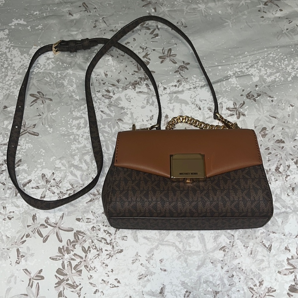 Micheal Kora crossbody